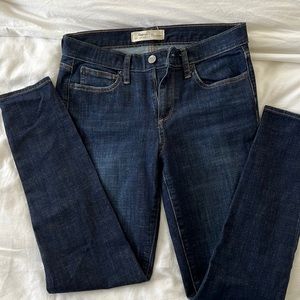 Gap True skinny Short dark blue jeans 28S